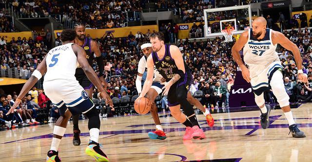 开云体育登录-东契奇31+11+11里夫斯31分 湖人主场轻取森林狼