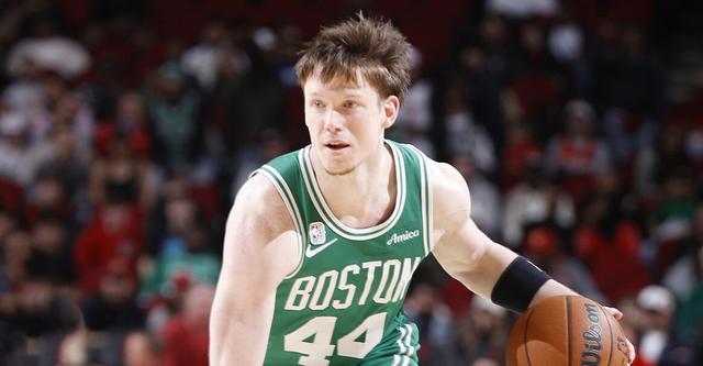 开云体育在线-Shams:凯尔特人与双向球员马克斯-舒尔加签下两年标准合同