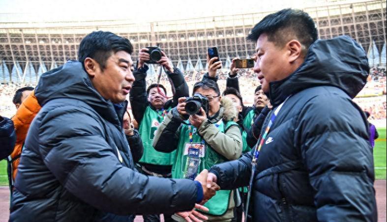 开云体育在线-韩鹏刘建业稳了!七大土帅下轮大考:李国旭大羽谁先凉?一人更悬