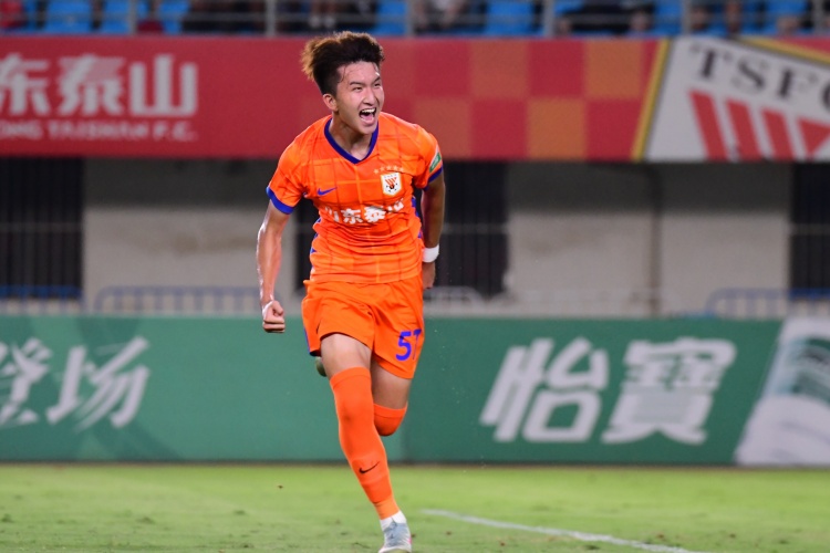 开云体育入口-球迷会长：山东泰山19岁小将王昊斌租借加盟广州豹